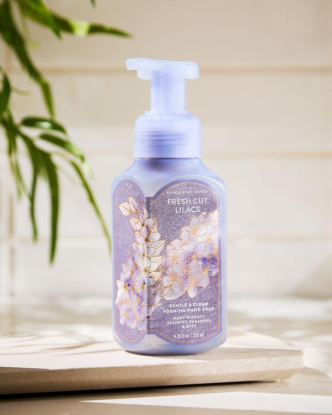 Fresh Cut Lilacs image number 5
