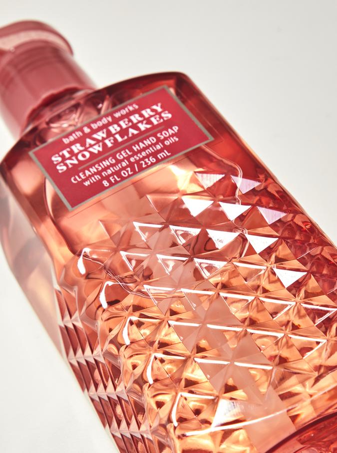 Strawberry Snowflakes Strawberry Snowflakes image number 1