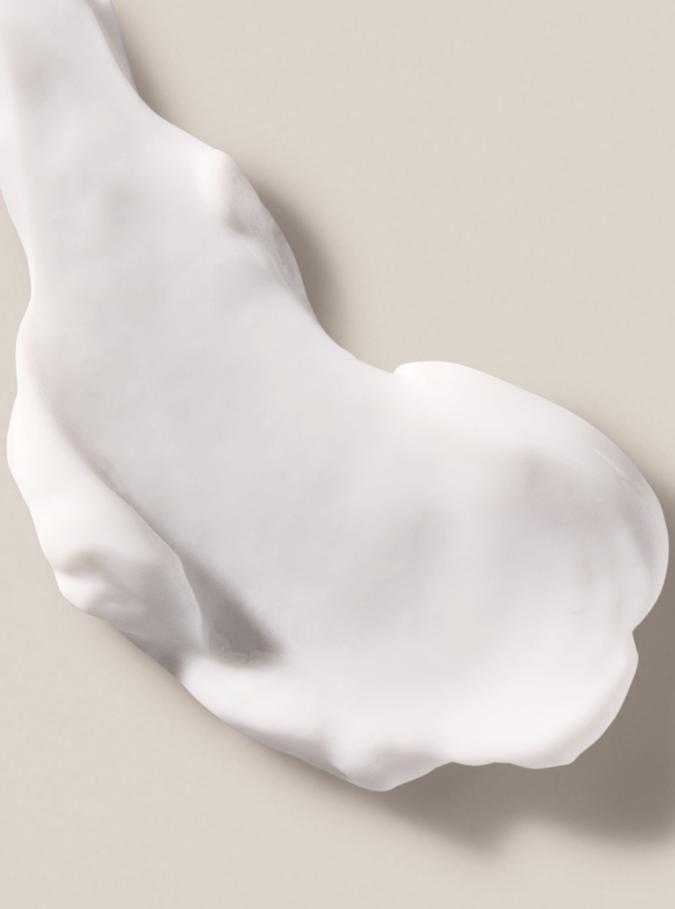 Dark Kiss image number 2